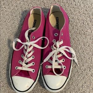 Converse Chuck Taylor low tops 🌸hot pink 🌸 sz. 7
